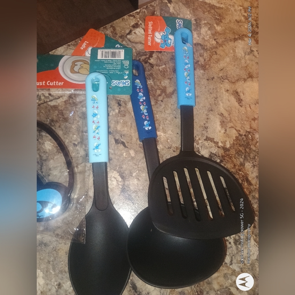 Smurfs Kitchen Utensil Set New - Picture 2 of 4